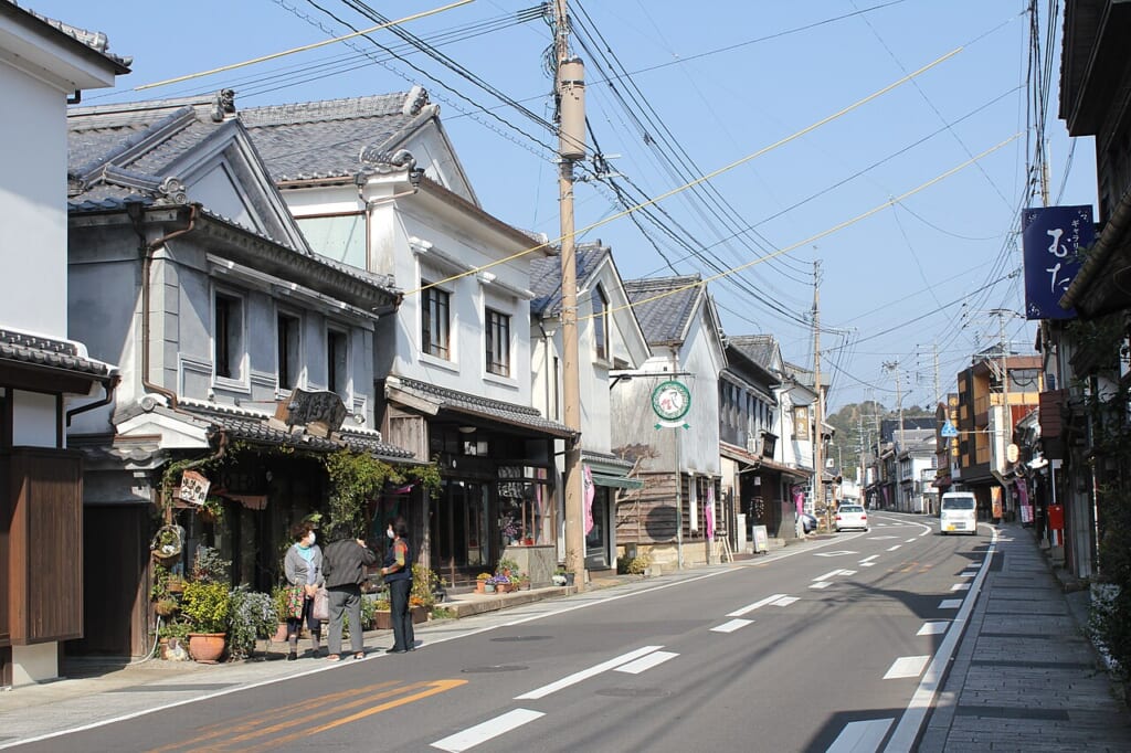 Pottery shops and townhouses in Arita’s Uchiyama district