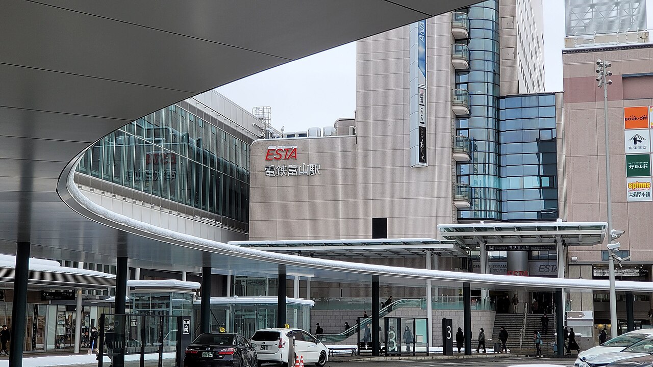 Exterior of Dentetsu-Toyama Station, an Alpine Route luggage forwarding point