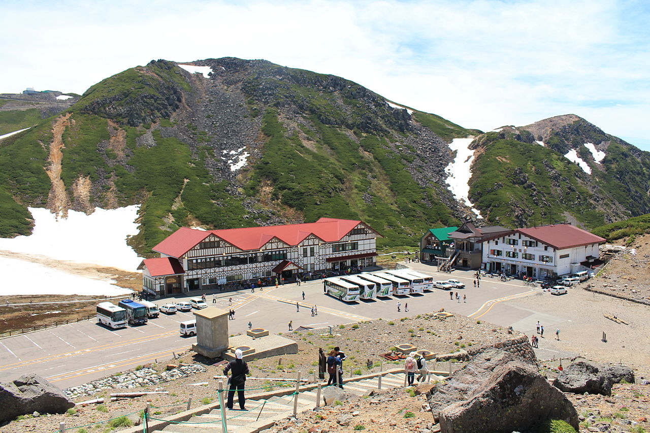 Norikura Tatamidaira bus terminal and nearby walking paths