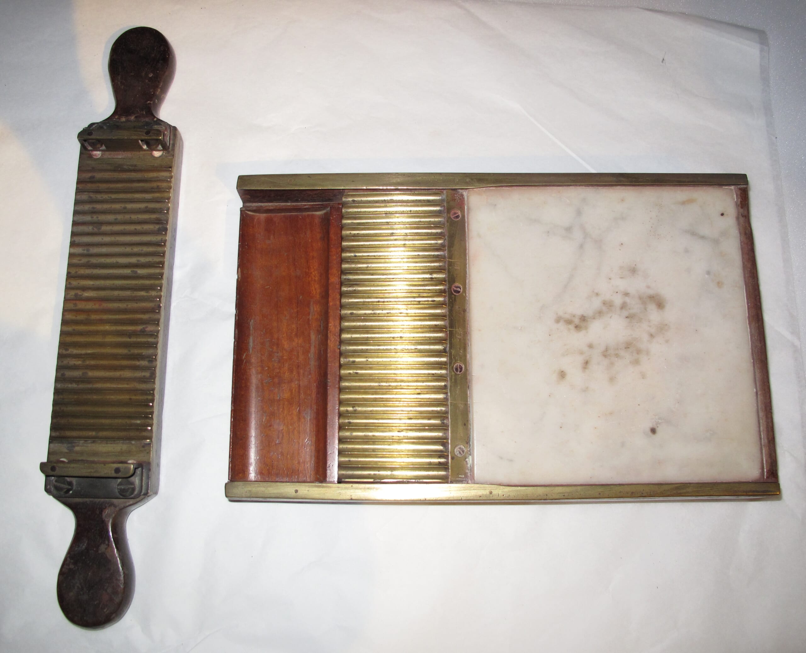 Historical grooved pill-making device from Auckland Museum, a reference photograph
