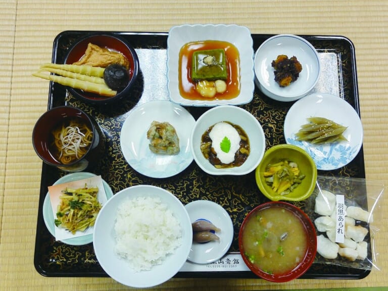 Small dishes and rice in a shojin ryori meal