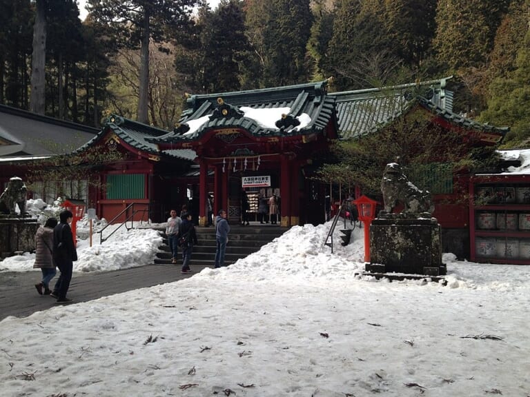 Hakone Shrine’s worship hall in snow