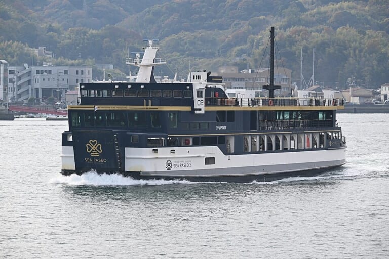 The Sea Paseo 2 ferry travelling through Ondo Strait